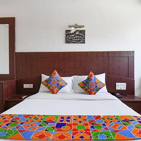 Hotel Shirdi Sai Wada Exterior foto