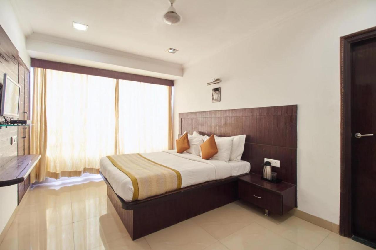 Hotel Shirdi Sai Wada Exterior foto