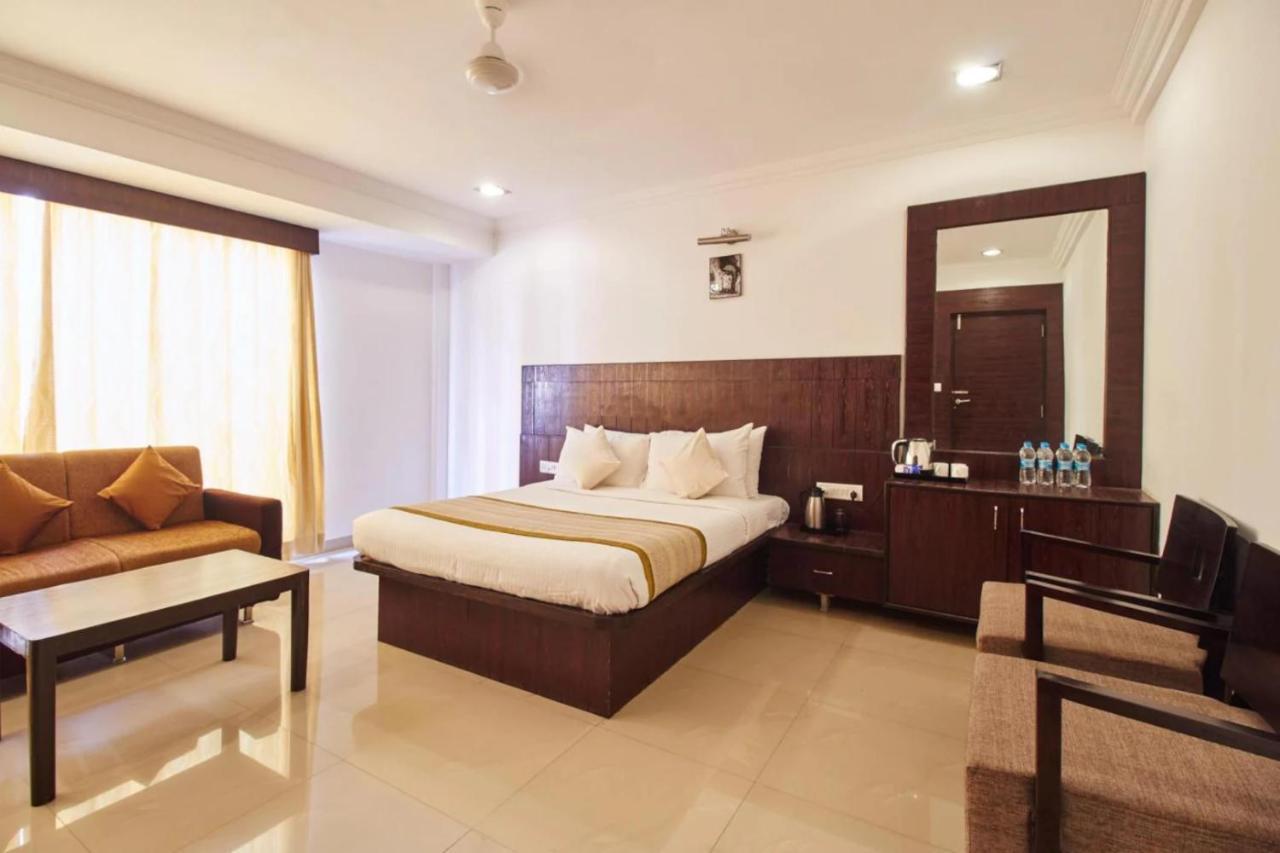 Hotel Shirdi Sai Wada Exterior foto