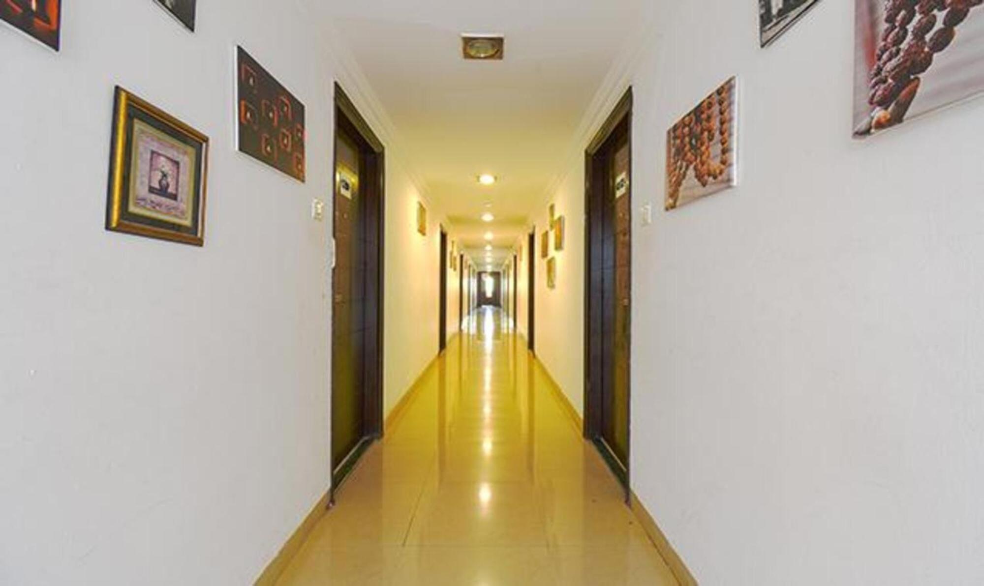 Hotel Shirdi Sai Wada Exterior foto